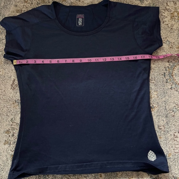 Stio - short sleeved Tee - Sz Medium
Navy blue
EUC - Picture 6 of 6